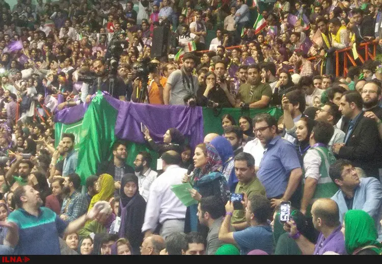 سلام آزادی به روحانی + فیلم و عکس