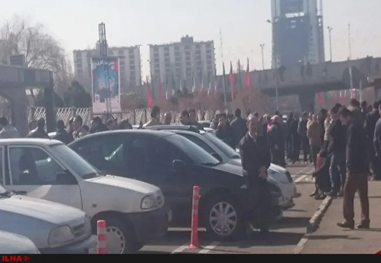 تجمع کارگران کنتور سازی وصنایع کم مصرف ایرانیان مقابل استانداری قزوین