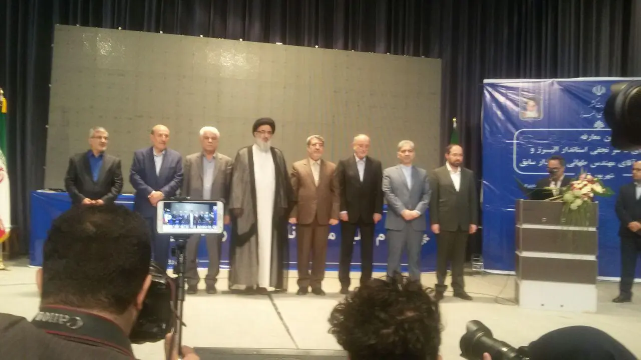 با مردم از امید، کار و تلاش سخن بگویید/ فریاد مردم هم برای ما هدایتگر است