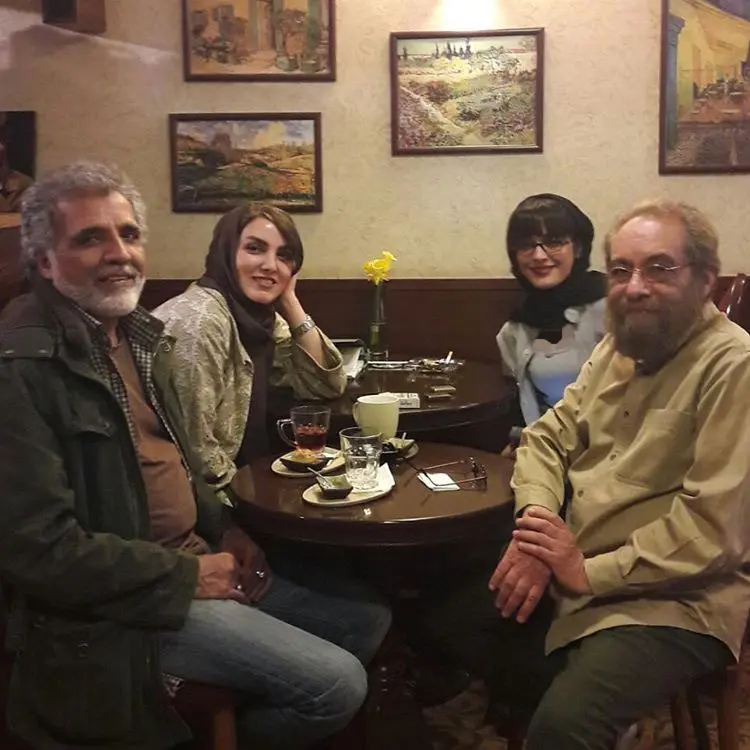 جنجال انتشار تصویری از افخمی، فراستی و همسران جوانشان