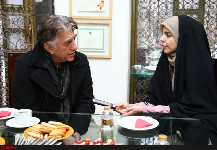 من رضا کیانیانام؛ بازیگر هم هستم/حیطه مسئولیت اجتماعیما همان است که آقای روحانی منتشر کرده/عشق اقلیدسی و کوانتومی نداریم