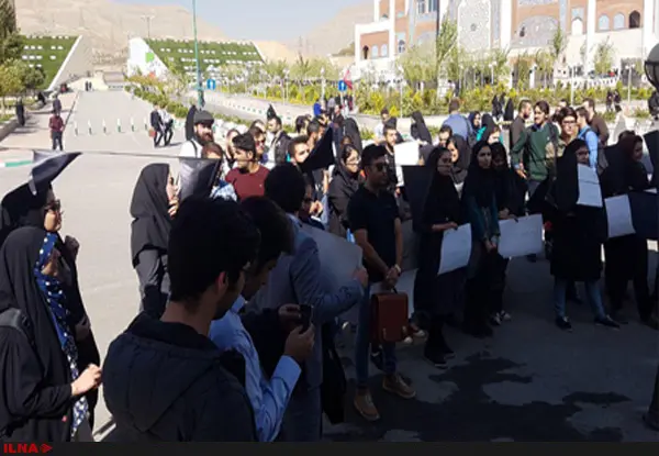 جمعی از دانشجویان پلی‌تکنیک و علامه طباطبایی تجمع کردند +تصاویر