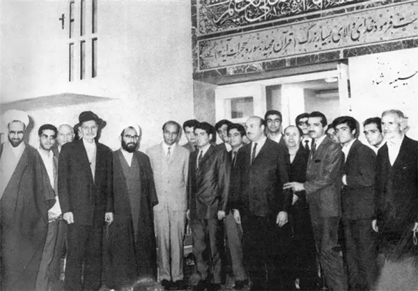 امروز مداحها جای دکتر شریعتی را گرفتهاند/مخملباف میگفت شریعتی ما را از الحاد نجات داد و مطهری از نفاق