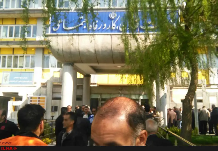 تجمع کارگران روغن نباتی‌قو در مقابل وزارت کار