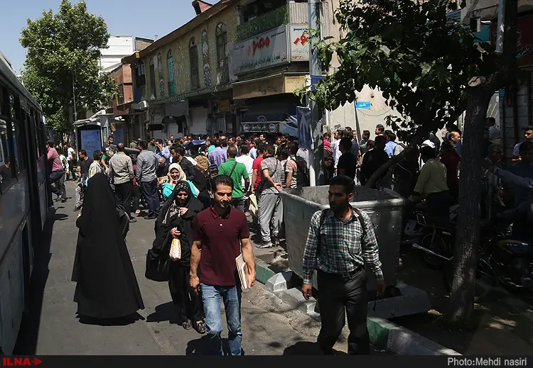 پایان عملیات تروریستی در خانه ملت/ افزایش تعداد کشته‌شدگان به ۱۲ نفر/ ۲ مهاجم خود را منفجر کردند/ اعزام مجروحان به ۴ بیمارستان + تصاویر