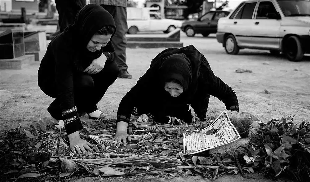 ابراز همدردی پدر و مادر "آتنا" با والدین" بنیتا"