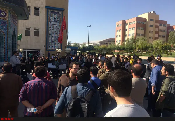 جمعی از دانشجویان پلی‌تکنیک و علامه طباطبایی تجمع کردند +تصاویر