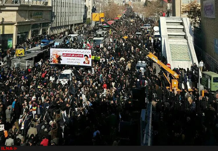 همراهی با پیکر ۱۶ آتشنشانِ شهید تا بهشت زهرا(س)/کار تدفین شهدا به پایان رسید/دعوت عمومی به اقامه نماز لیلهالدفن