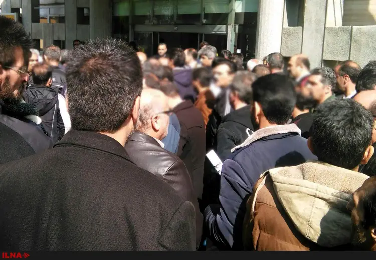تجمع کارگران روغن نباتی‌قو در مقابل وزارت کار