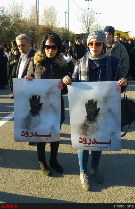 همراهی با پیکر ۱۶ آتش‌نشانِ شهید تا بهشت زهرا(س)/کار تدفین شهدا به پایان رسید/دعوت عمومی به اقامه نماز لیله‌الدفن