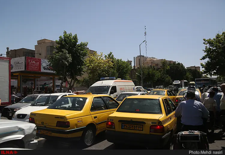 پایان عملیات تروریستی در خانه ملت/ افزایش تعداد کشته‌شدگان به ۱۲ نفر/ ۲ مهاجم خود را منفجر کردند/ اعزام مجروحان به ۴ بیمارستان + تصاویر
