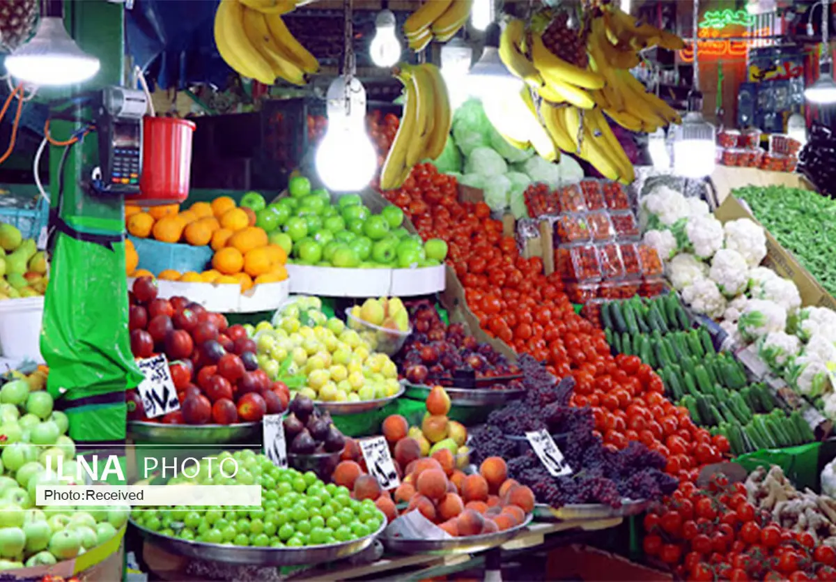 استقبال از خرید میوه‌های درجه پایین در شیراز/ درآمد دلالان از قیمت گذاری در بازار میوه شیراز