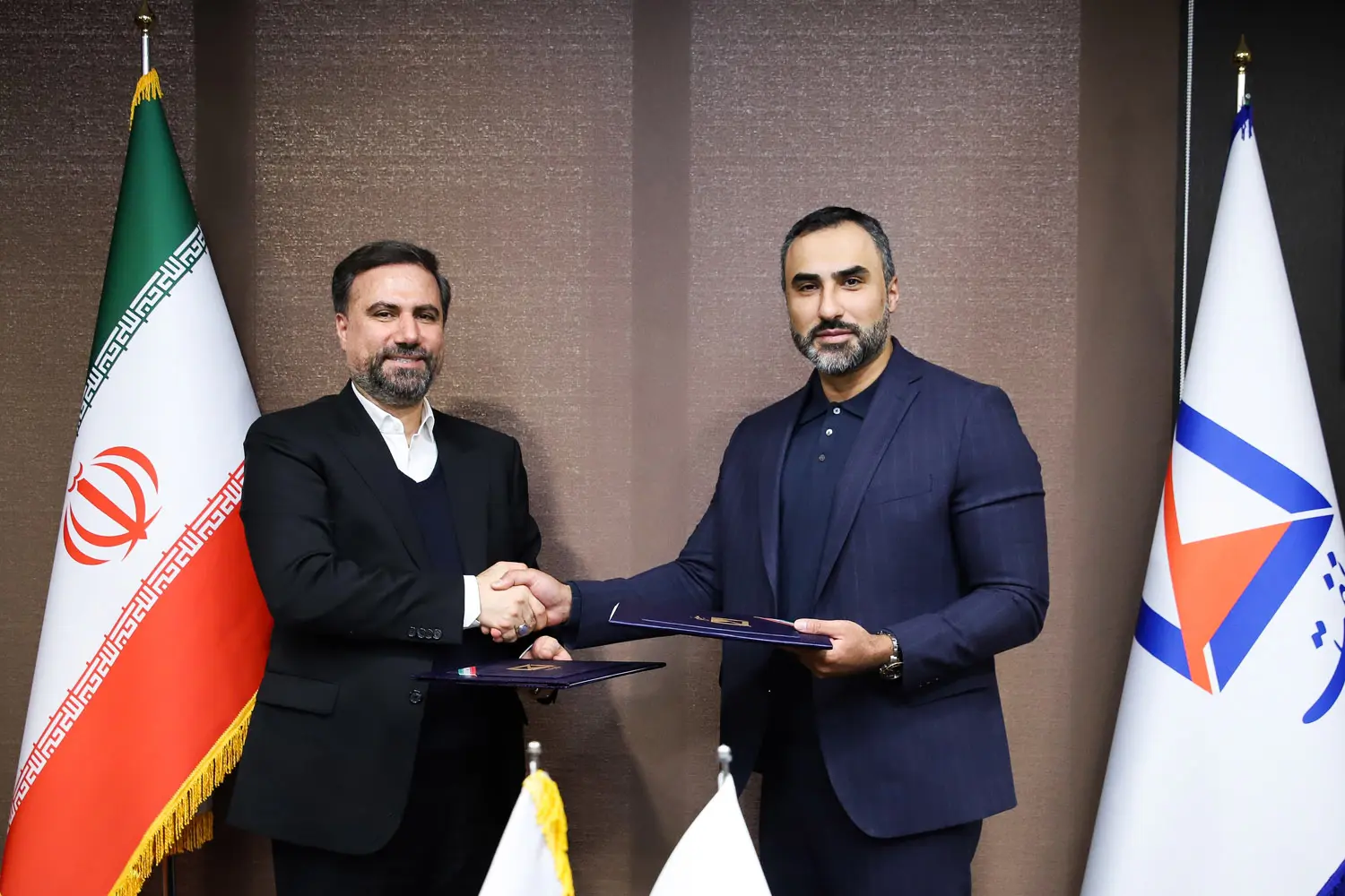 تفاهم نامه ساخت ابر پروژه مسکونی، رفاهی و خدماتی در عسلویه امضا شد