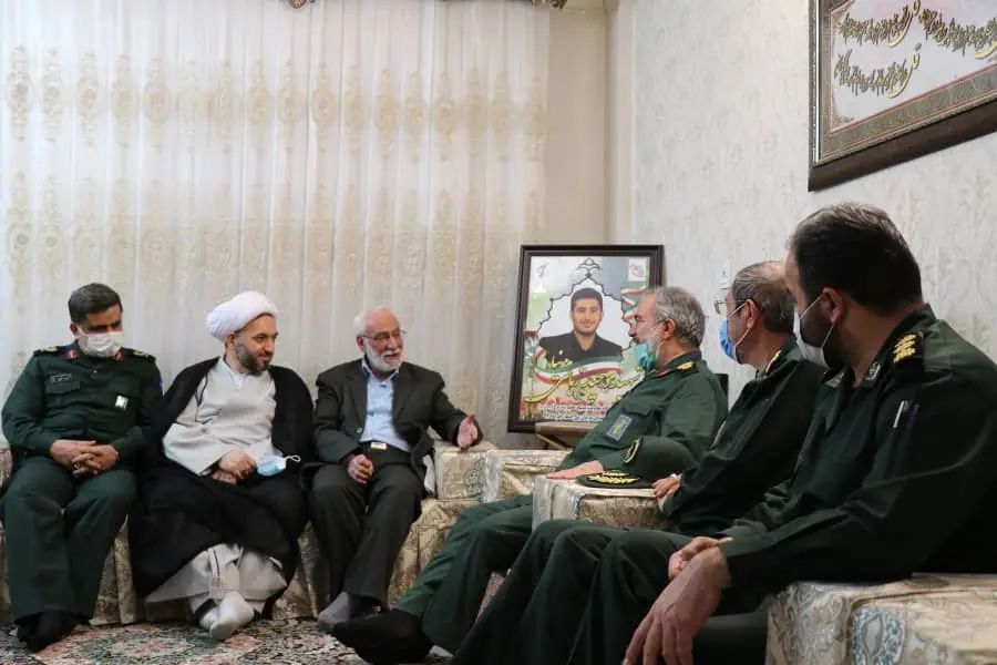 دیدار جانشین فرمانده کل سپاه با خانواده شهدای شهرری