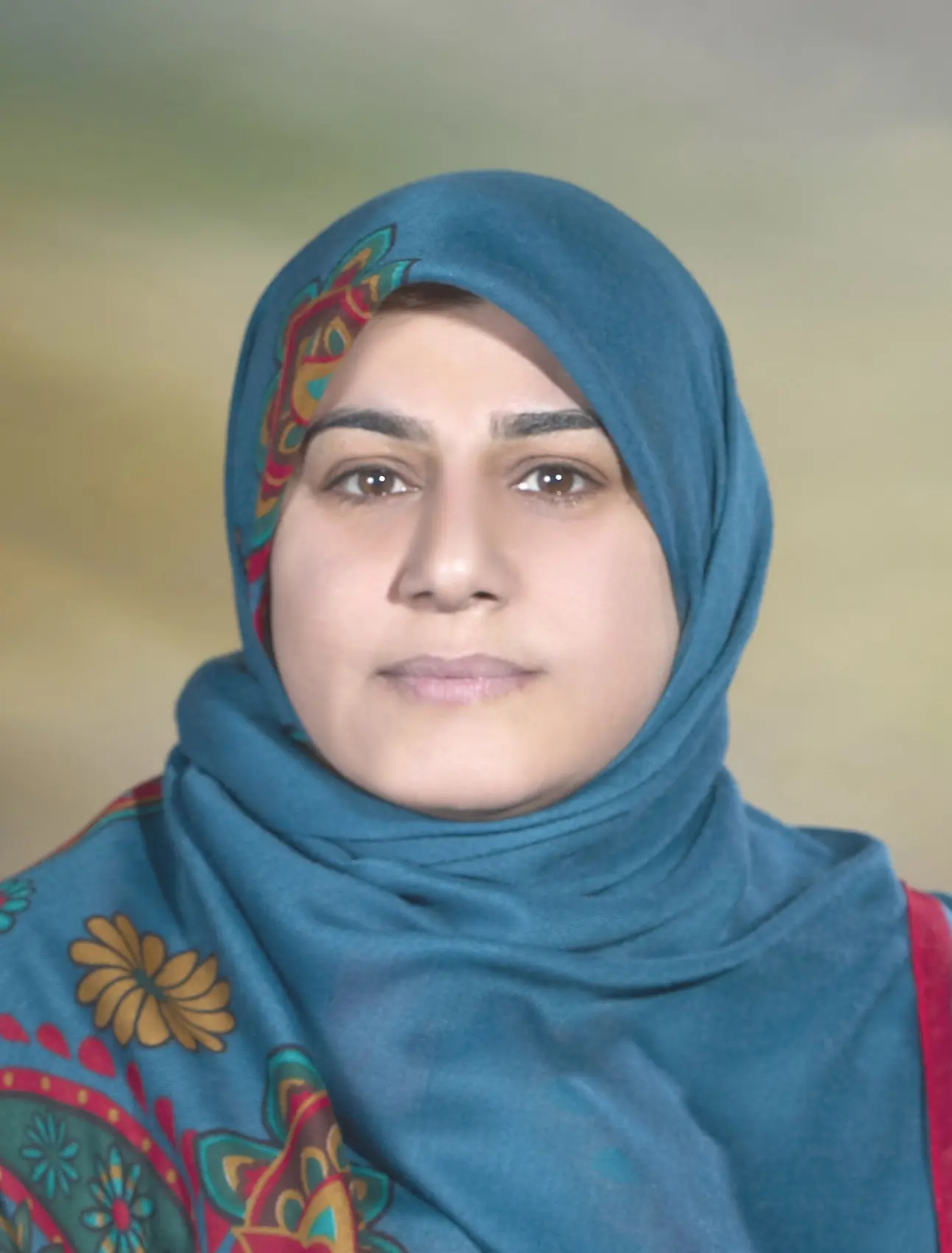 یک سبز انگشتی تمام عیار با چشم و ابروی مشکی 