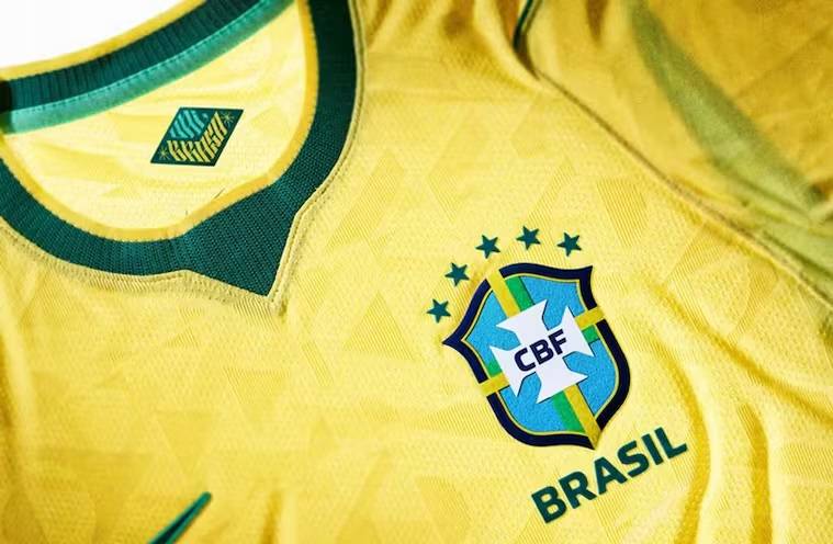 رونمایی برزیل از پیراهن جدید جام جهانی