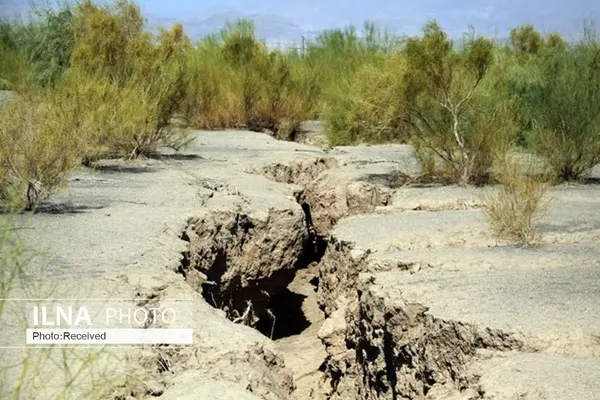 ۷۰ درصد از مساحت استان درگیر خشکسالی بسیار شدید است/ یزدی‌ها صدای تَرَک خوردن زمین را می‌شنوند
