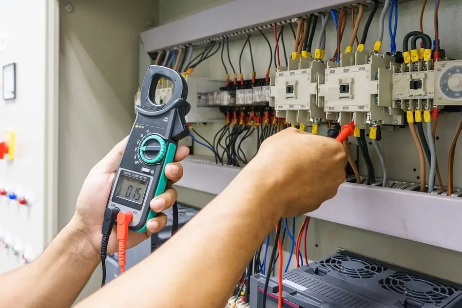 چگونه یک مهندس برق موفق شویم؟