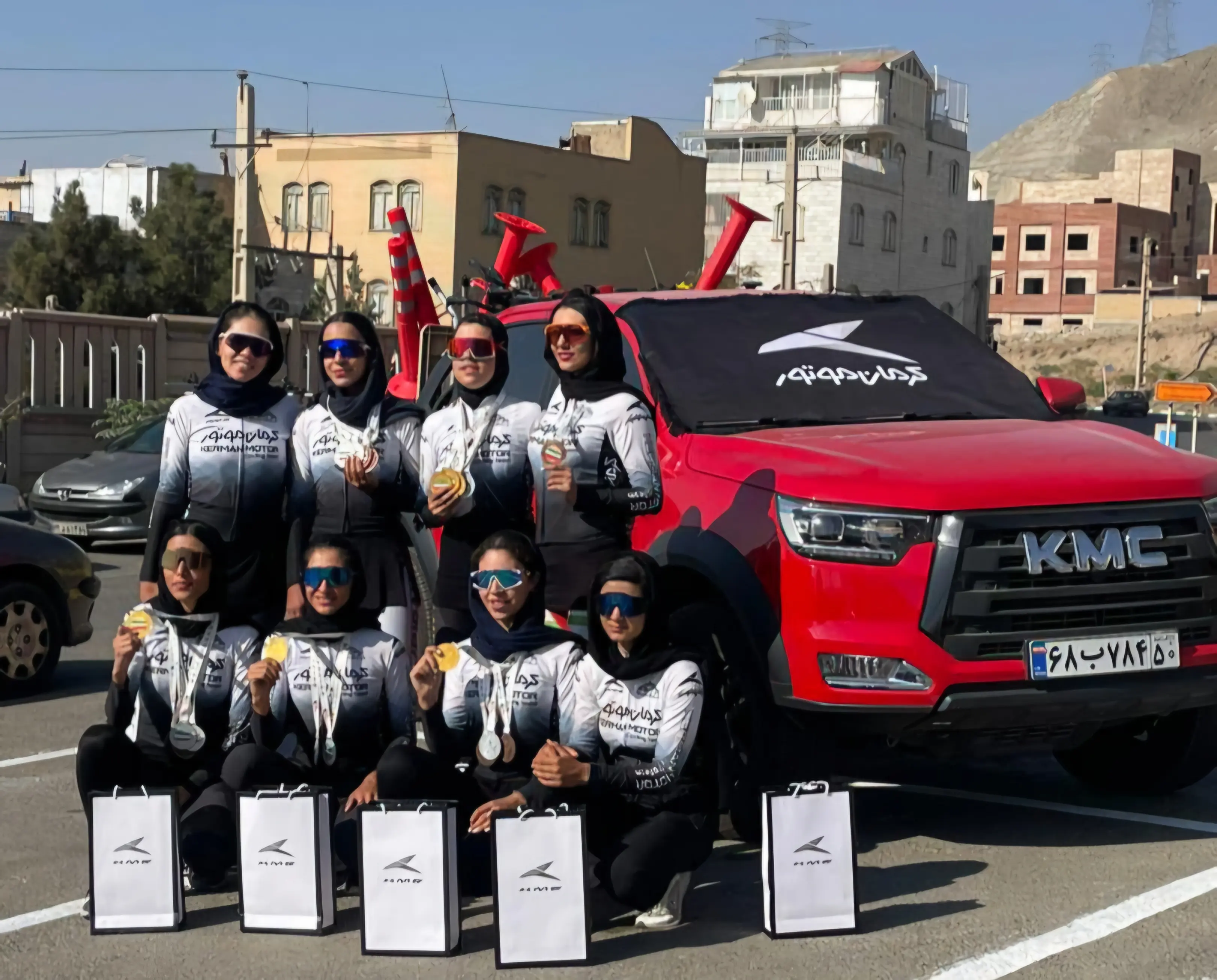 قهرمانی و رکورد شکنی برای بانوان دوچرخه سوار کرمان موتور