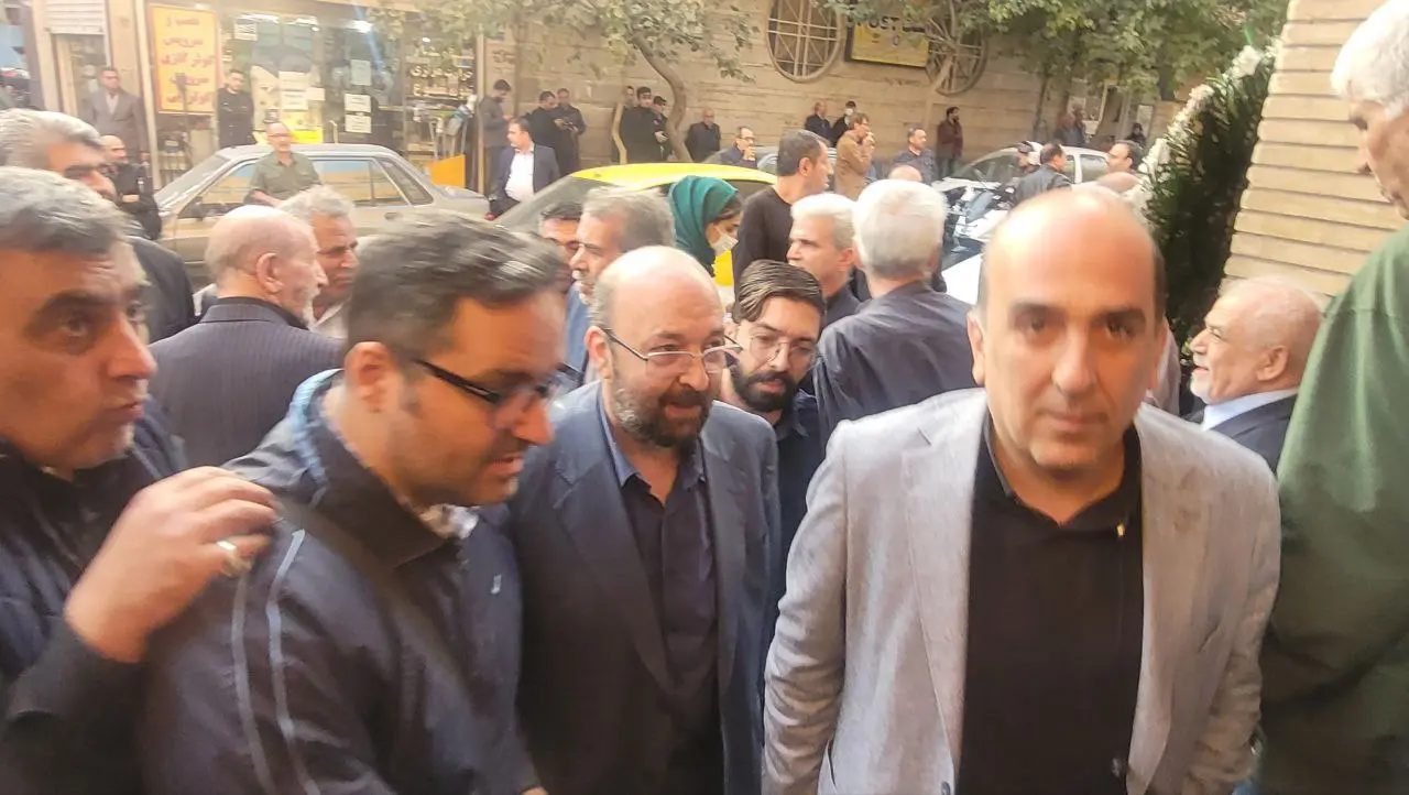 برگزاری مراسم ترحیم برادر مصطفی تاجزاده با حضور فعالان سیاسی اصلاحطلب + تصاویر