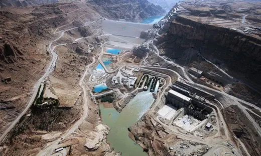 تبدیل زمینهای کشاورزی خوزستان به برهوت نمک تا 10 سال آینده/4میلیون هکتار زمین درمعرض نابودی/کارشناسان احداث سد گتوند را نقطه ننگین زیستمحیطی میدانند