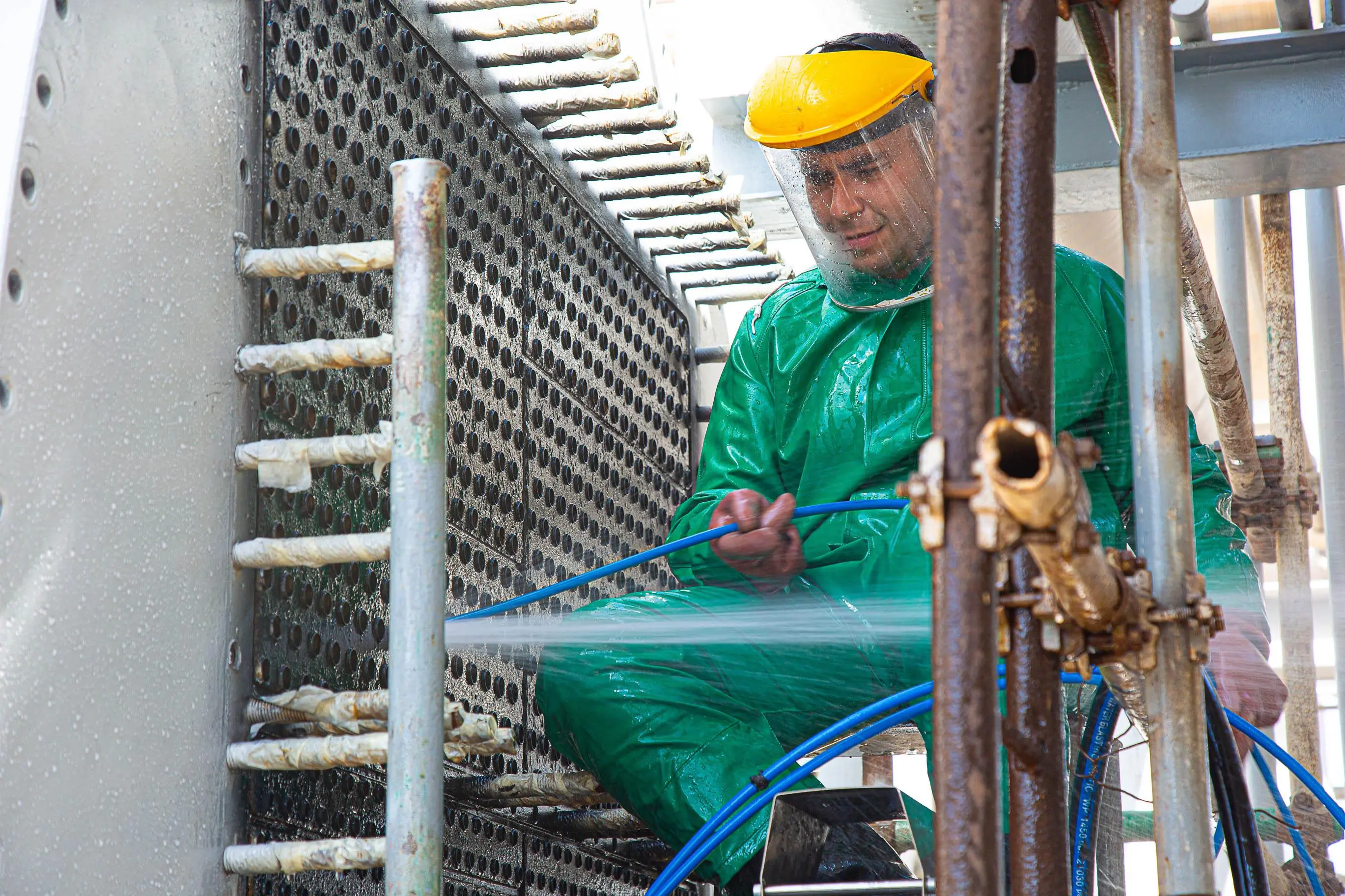 انجام تعمیرات اساسی تجهیزات هوای نواحی ۱ و ۲