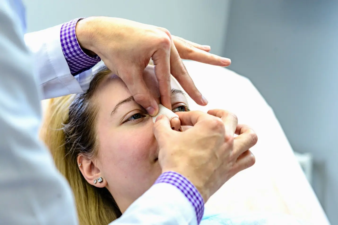 نکات مربوط به فرایند بهبودی رینوپلاستی (جراحی ترمیمی بینی)