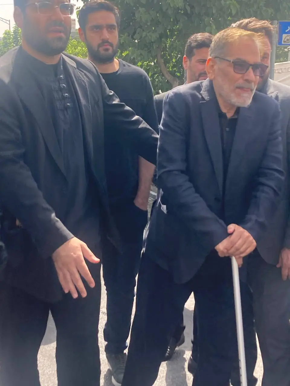 حضور شمخانی در مراسم تشییع پیکر شهدای اقتدار