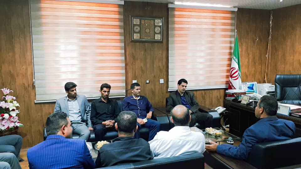 دیدار جمعی از دهیاران بخش مرکزی حمیدیه با سرپرست فرمانداری شهرستان