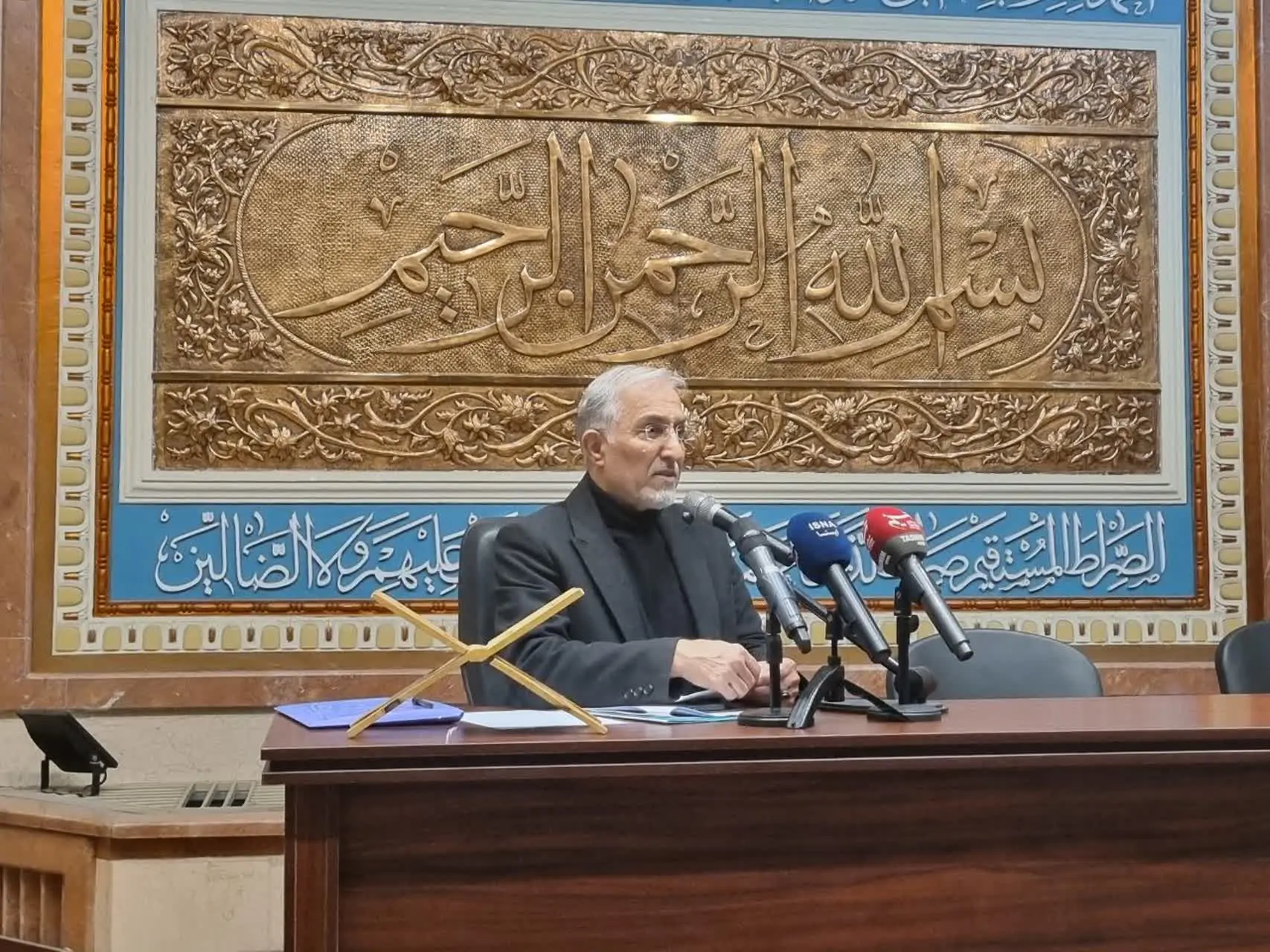 واکاوی ریشه‌های اقتصادی اعتراضات اخیر/ قیمت ارز آزاد ساختگی است/ مزد امسال را دریابیم