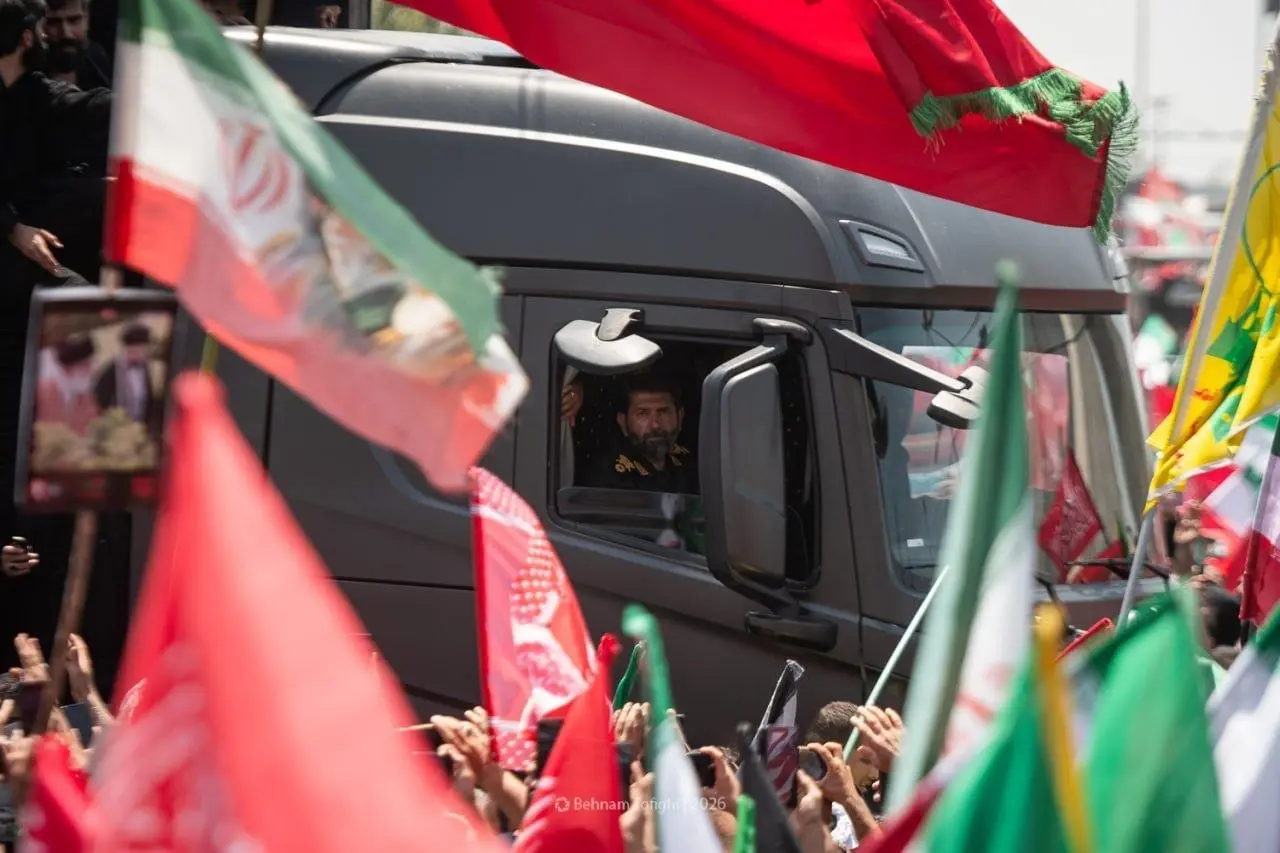 برگزاری مراسم تشییع پیکر رهبر شهید انقلاب در تهران/همه با پرچم‌های سرخ آمدند