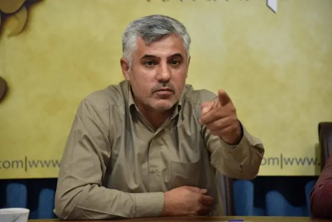 هیچ چیزی جزء انگیزه شخصی پشت طرح استیضاح نیست/ مسئولین به رسانه های داخلی پاسخگو نیستند/ افشاکنندگان فساد تشویق شوند نه تهدید