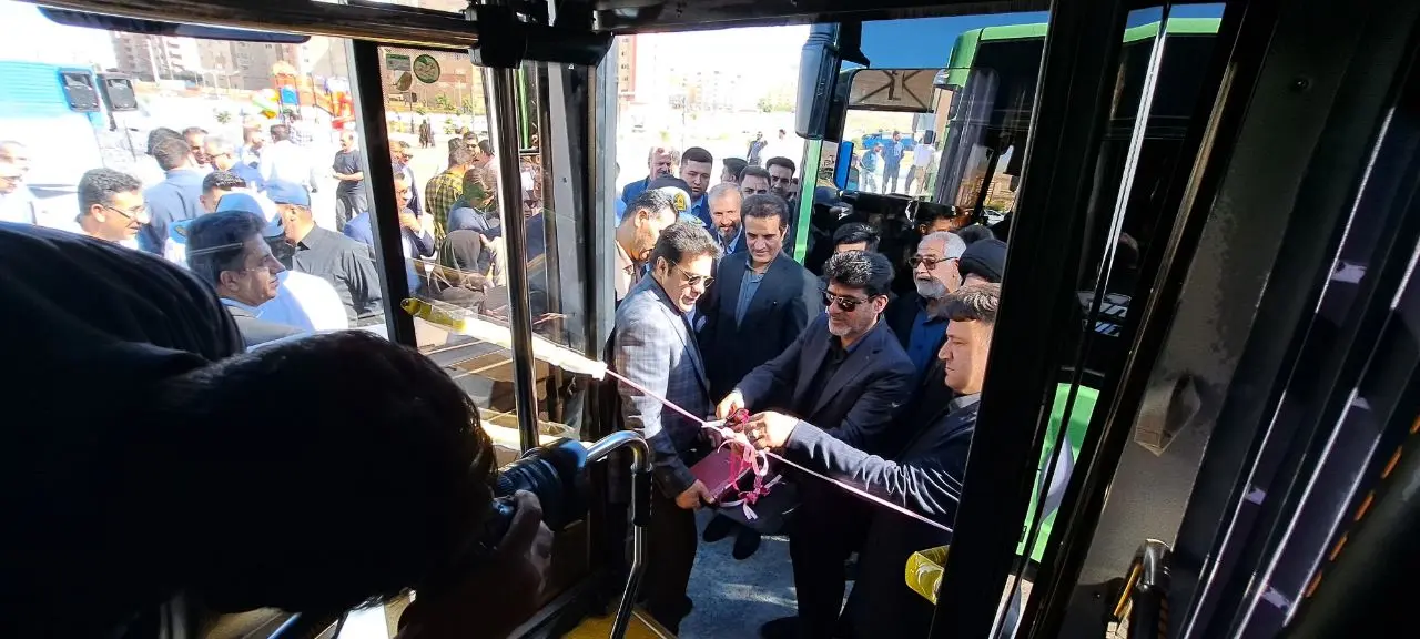 بهره برداری از پارک فردوسی با اعتباری بالغ بر ۴۷۰ میلیارد ریال در شهر صدرا/ ۲۰ دستگاه اتوبوس جدید به ناوگان حمل‌ونقل عمومی صدرا پیوست