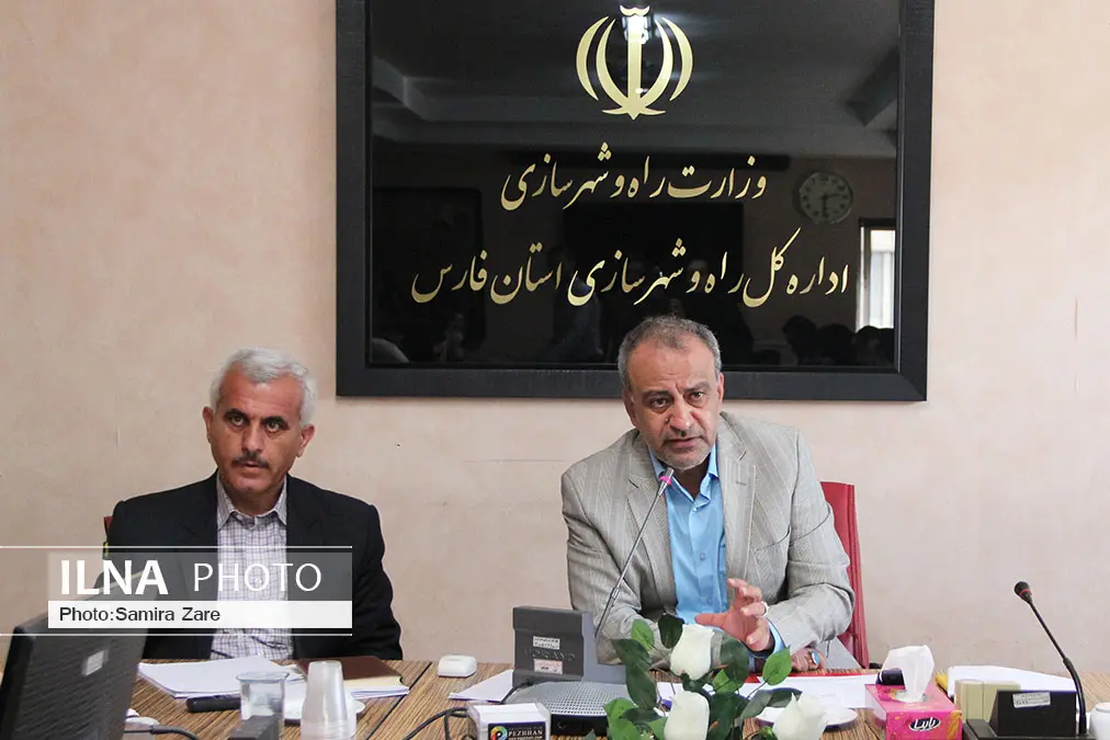 130 هزار نفر در طرح نهضت ملی مسکن واجد شرایط شدند /کمربندی باید به شهرداری شیراز تحویل داده شود/ فارس از استانهای همجوار در زمینه راه وجاده عقب است