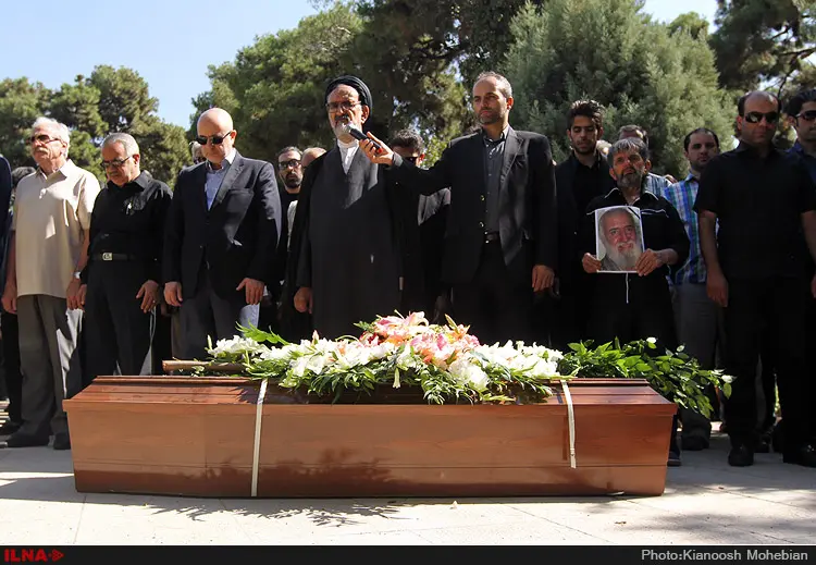 احمد علامه دهر در قطعه نام‌آوران آرام گرفت/ چشم‌های هنرمند اهدا شد