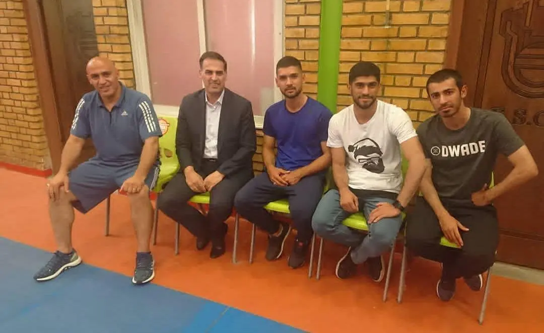 بازگشت سه سرباز ذوب آهن به اصفهان (عکس)
