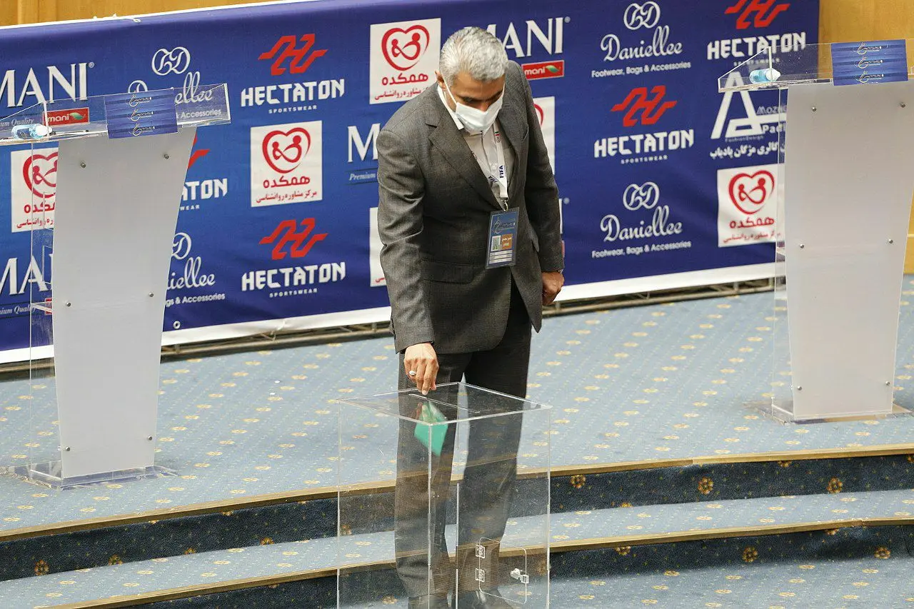 عزیزی خادم رئیس فدراسیون فوتبال شد