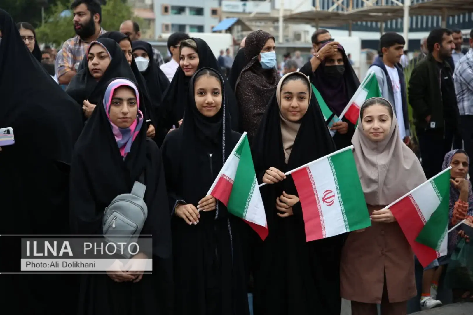 مراسم راهپیمایی ۲۲ بهمن در کنار سواحل خلیج‌ فارس آغاز شد