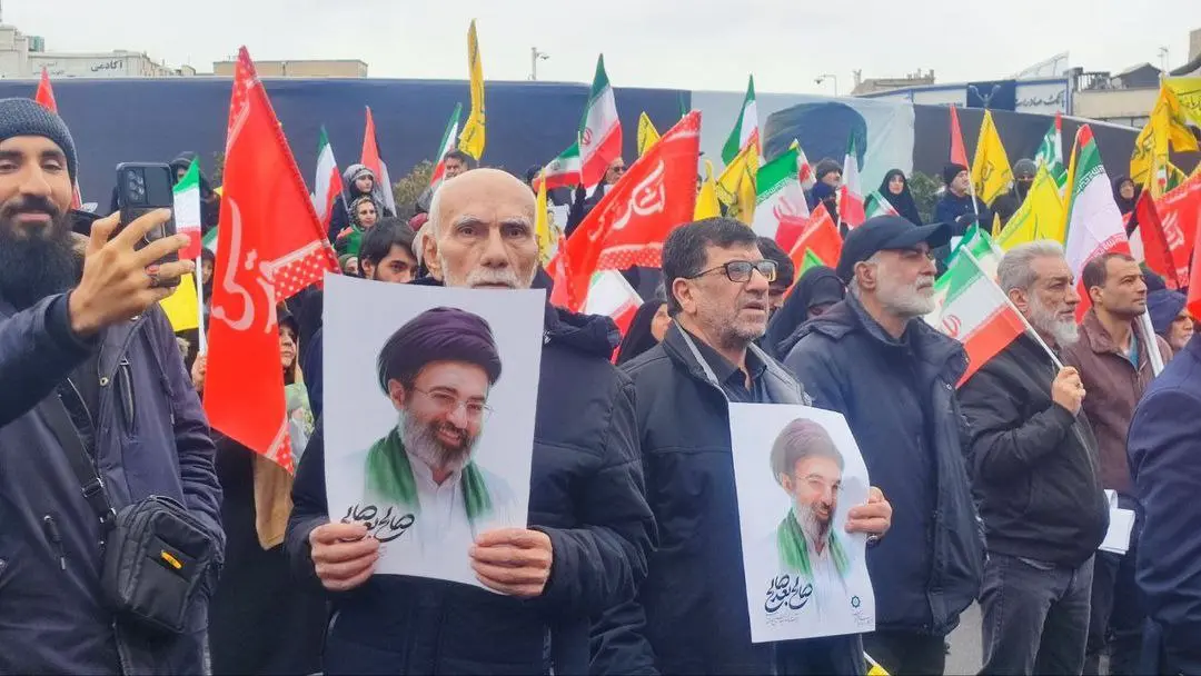 برگزاری مراسم روز جهانی قدس در چهاردهمین روز تحمیل جنگ به ایران/ تکبیر مردم همزمان با انفجارها در حوالی مسیر راهپیمایی+ فیلم و عکس