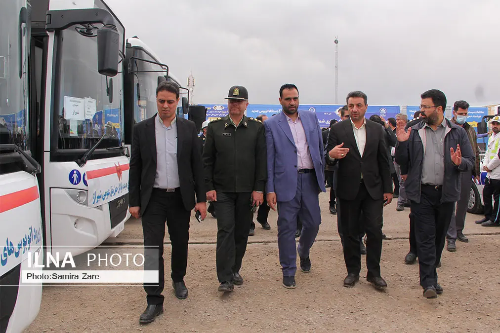 ۲۴ دستگاه اتوبوس به ناوگان حمل و نقل عمومی شیراز اضافه شد / حمل و نقل عمومی جز اولویت های شورا و شهردار شیراز است