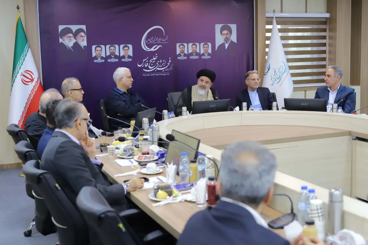 تأکید بر حفظ اشتغال و پایداری تولید پتروشیمیها در نشست مدیران منطقه ویژه اقتصادی پتروشیمی