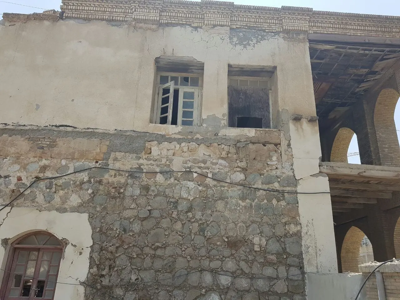 متروک شدن تنها عمارت صفوی بندرعباس / میراث فرهنگی اجازه ورود به بنای ثبت ملی شده را ندارد؟