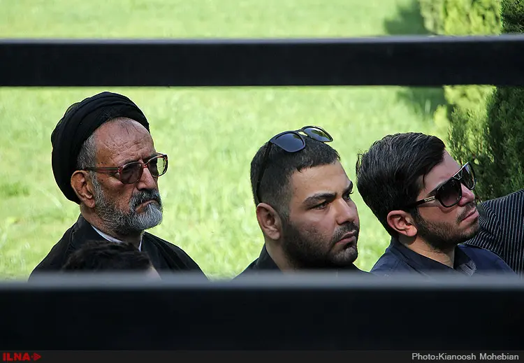 احمد علامه دهر در قطعه نام‌آوران آرام گرفت/ چشم‌های هنرمند اهدا شد