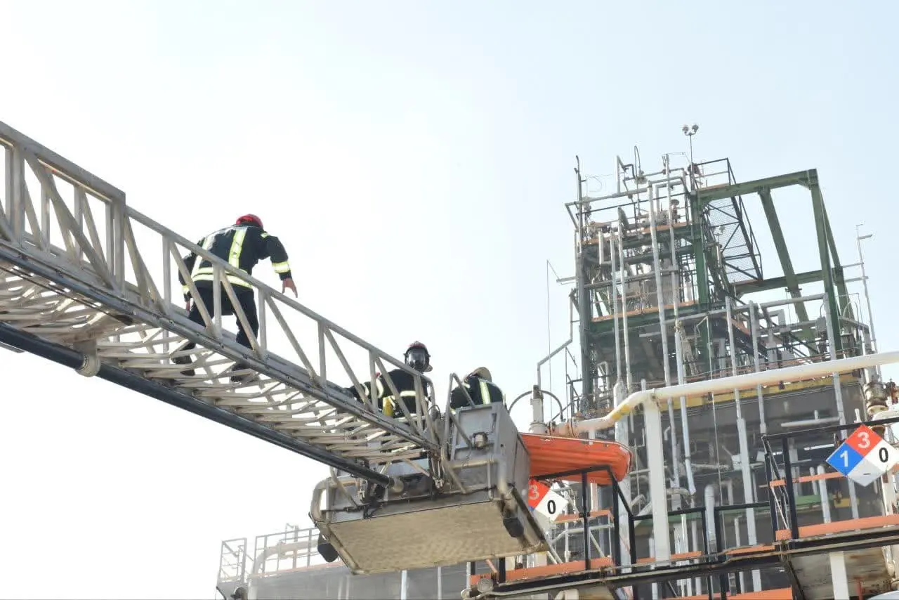 رزمایش پدافند شیمیایی با محوریت مقابله با آتش‌سوزی در پتروشیمی تبریز