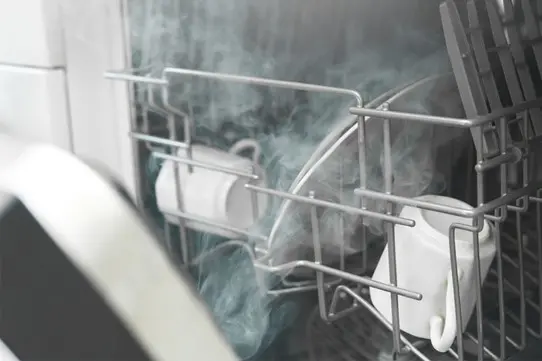 چرا ماشین ظرفشویی خشک نمی کند؟ 7 دلیل