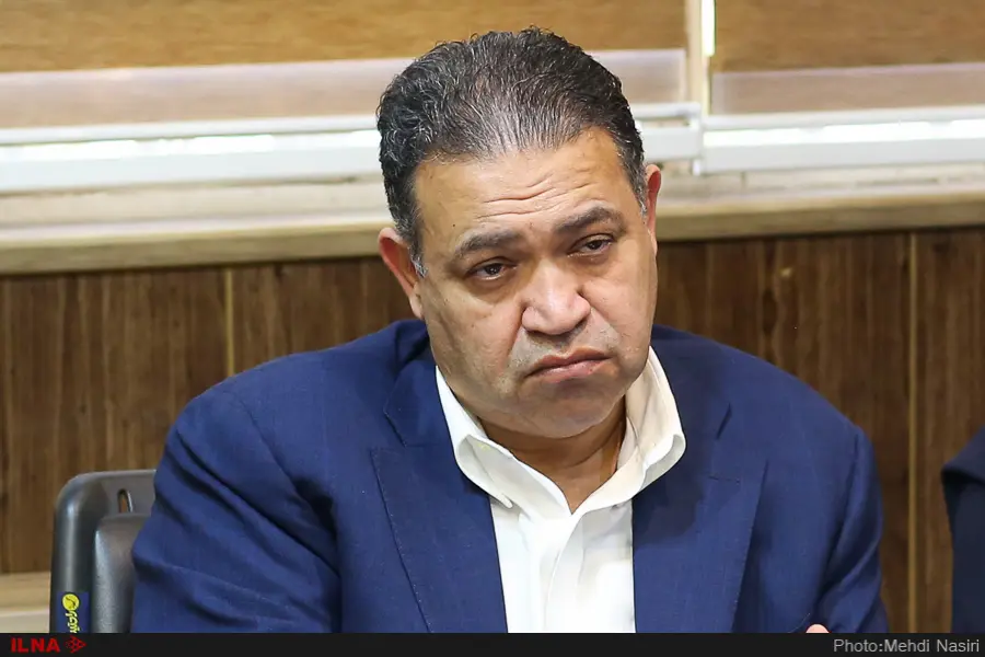 لاستیک 3 میلیونی، 8 میلیون در بازار فروخته میشود/ 30 درصد از خردهفروشان ورشکست شدهاند/ مازاد تولید به افراد خاص داده میشود/تولیدکنندگان ملزم به ارائه آمار به اتحادیهها نیستند