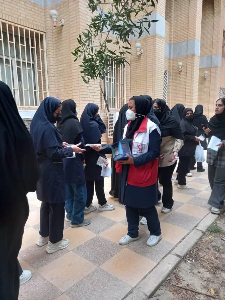 اعلام آماده‌باش هلال‌احمر خوزستان به تیم‌های امدادی سراسر استان / توزیع ماسک در ورودی حوزه های برگزاری کنکور