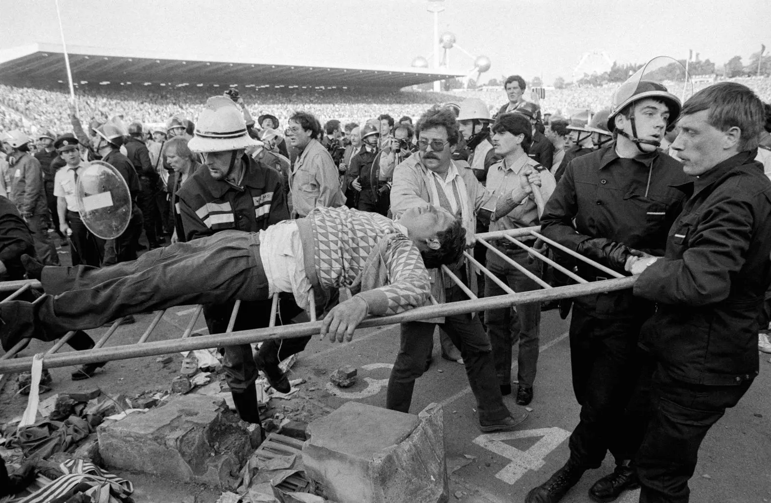 عجیبترین عکسهای خبری چهل سال گذشته/ لحظاتی که تاریخ را متوقف کردند!