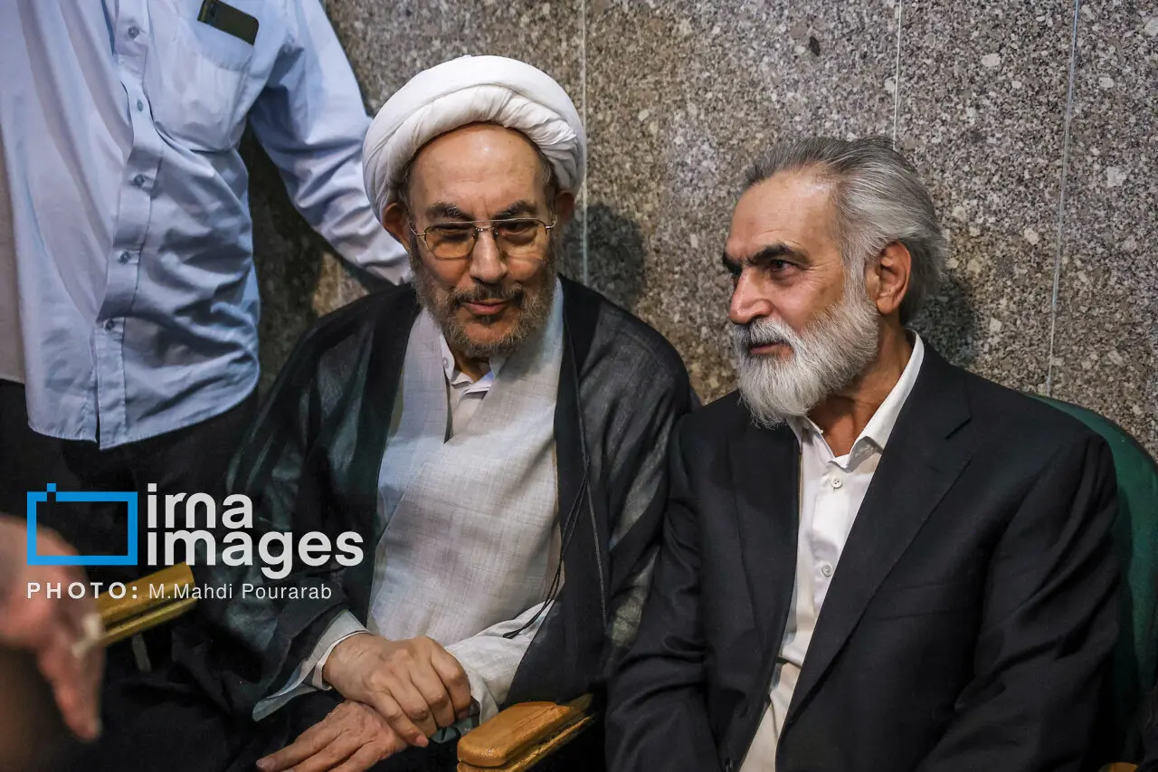 حسین فریدون با شکل و شمایل جدید در یک مراسم+ عکس