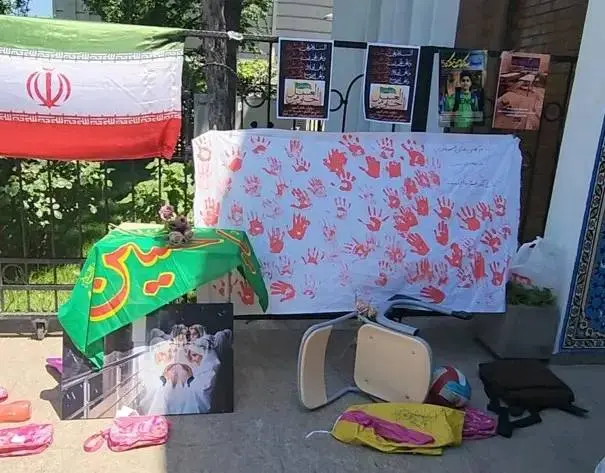 نمایش نقاشیهای بهجا مانده از دانشآموزان میناب در آنکارا